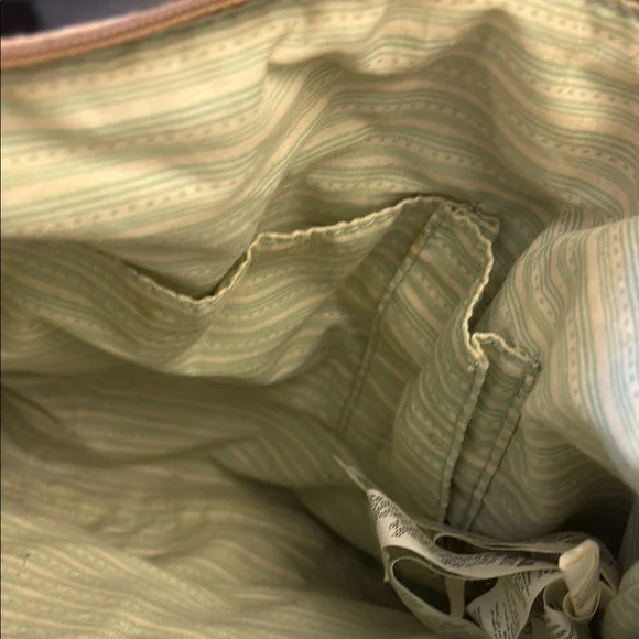 Roxy Tan Leather Shoulder Bag - Picture 5 of 6